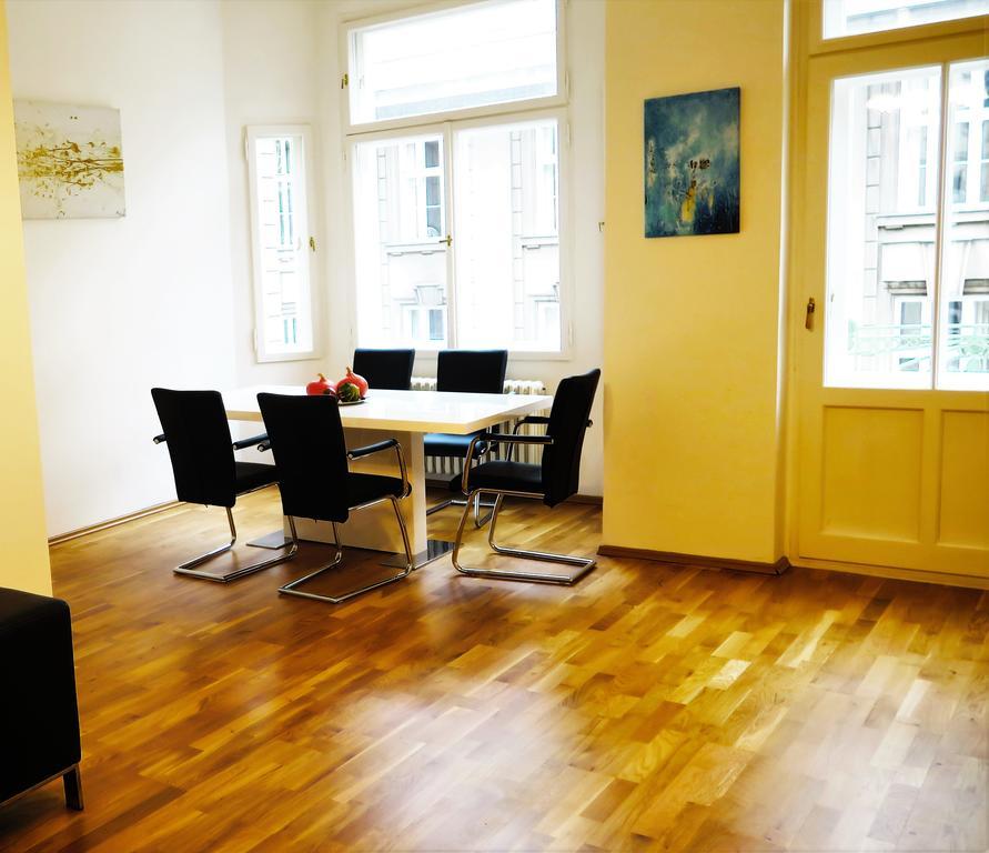 Old Town Square Superior Apartments - Valentin Prag Exteriör bild